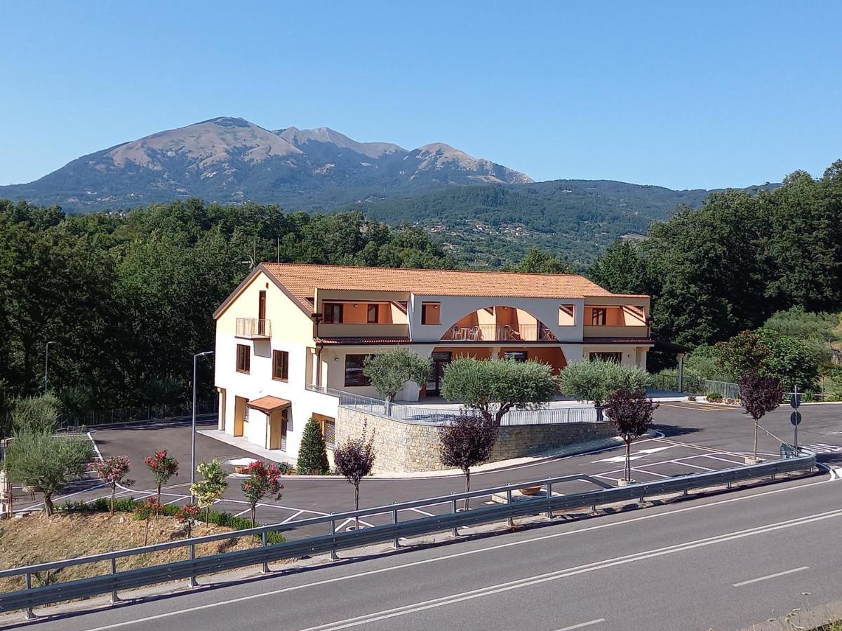 Hotel Ristorante Villa Terry Lauria Inferiore Exterior photo